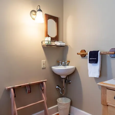 Sylvan Inn Bed & Breakfast-3